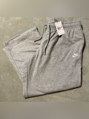 Plus Size 2X Nike Sportswear Club Fleece Pants - Brand New!
